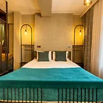 Cube Aparthotel 4*