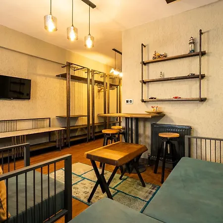 アパートホテル Cube 4*