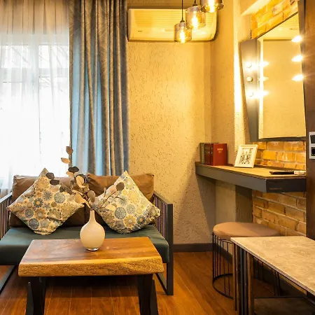 Cube アパートホテル