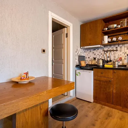 Cube アパートホテル 4*