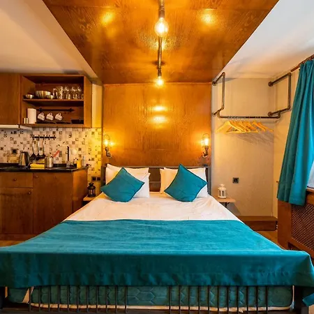 Cube Hotel de apartamente 4*