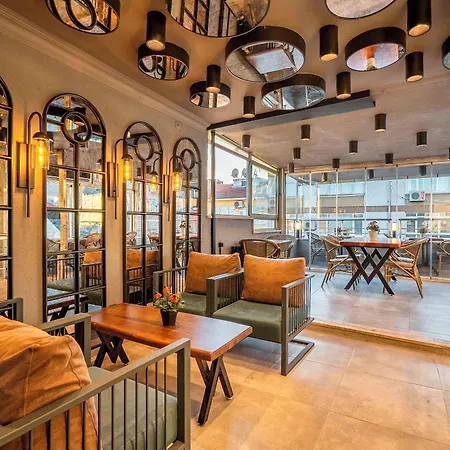 Cube Aparthotel 4*