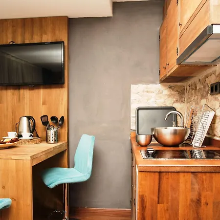 Cube Aparthotel