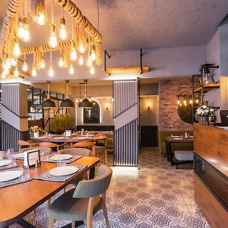 アパートホテル Cube