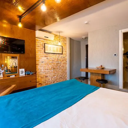Cube Aparthotel 4*
