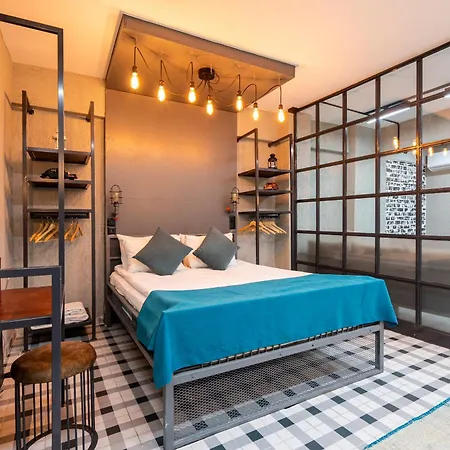 Cube Aparthotel