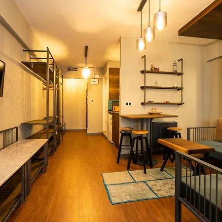 Cube Aparthotel